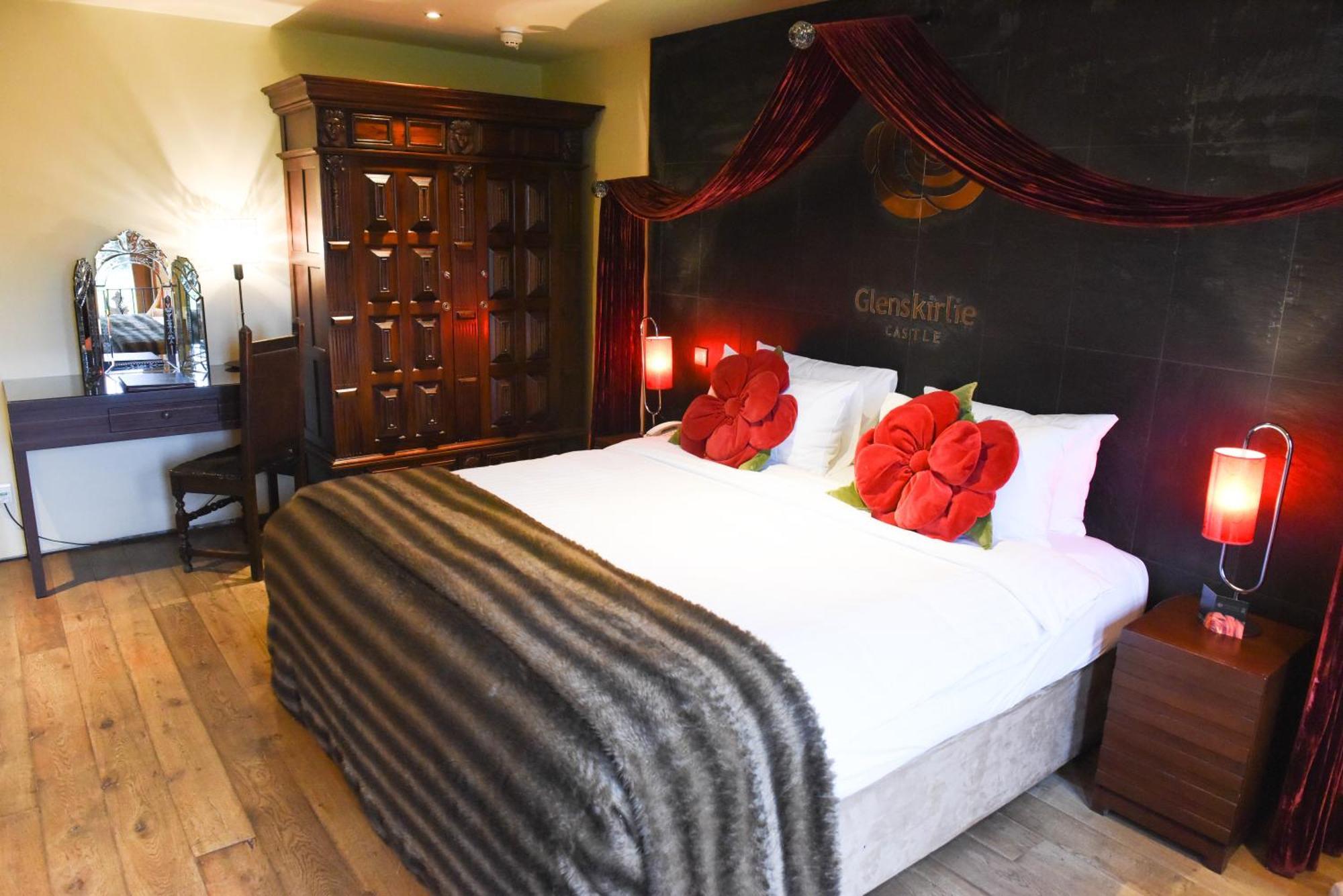 Glenskirlie Castle Hotel Banknock ภายนอก รูปภาพ